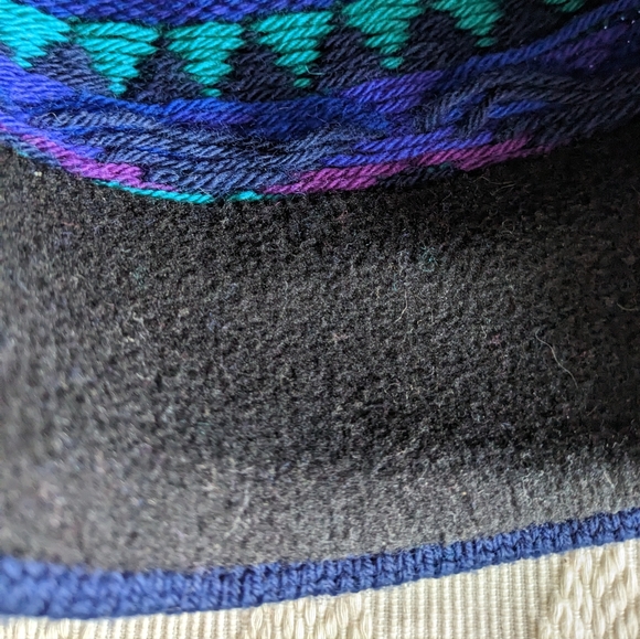 Kootenay warm knit tuque for all the skiing adventures - Picture 3 of 6